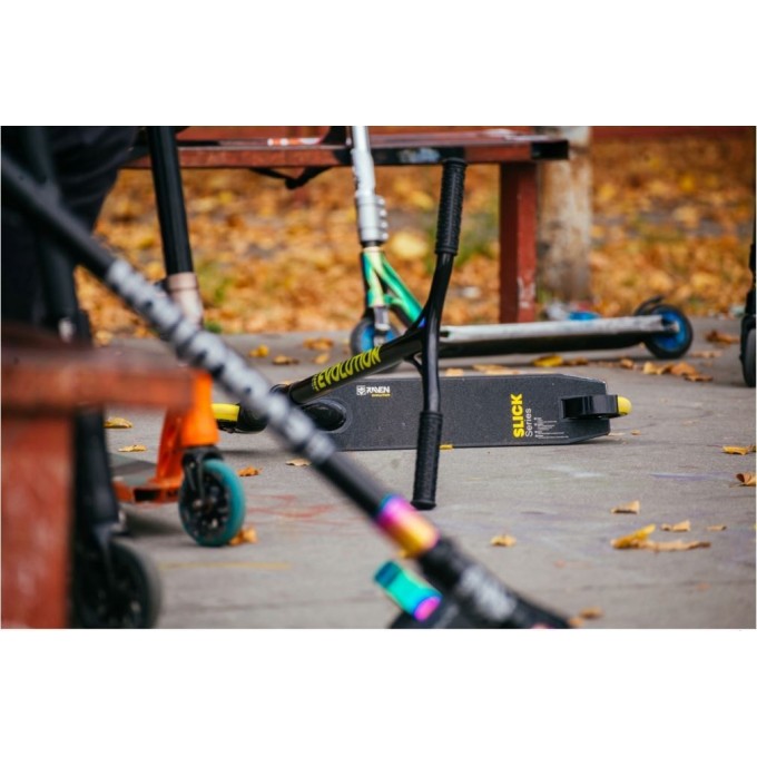 Stunt Scooter Evolution Slick Yellow